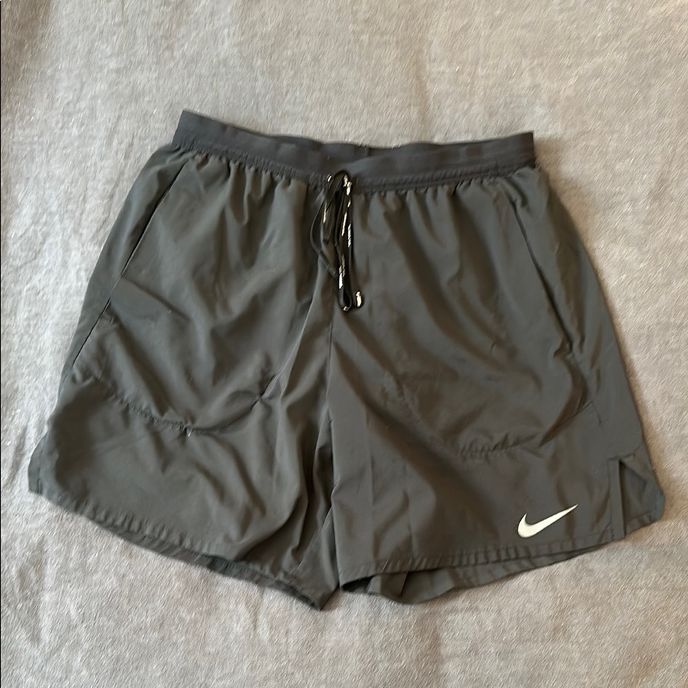 Nike Stride 7" 2-in-1 Athletic Shorts (black/medium)